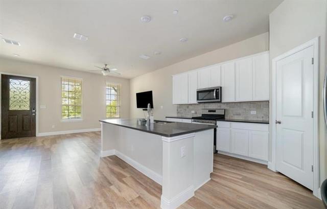 Photo - 7609 Sunset Blvd