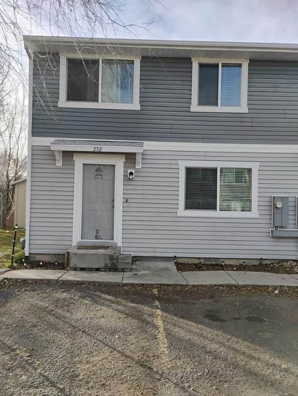 Building Photo - 230 E Center St