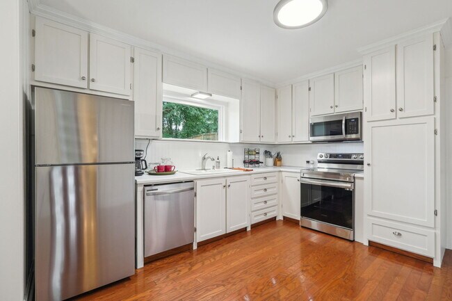 Photo - 821 Lakemont Dr