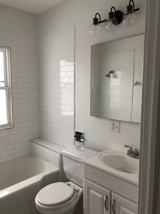 Building Photo - 14623 Clifton Blvd Unit 14623 Rental