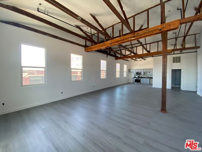 Photo - 726 S Santa Fe Ave Unidad 303