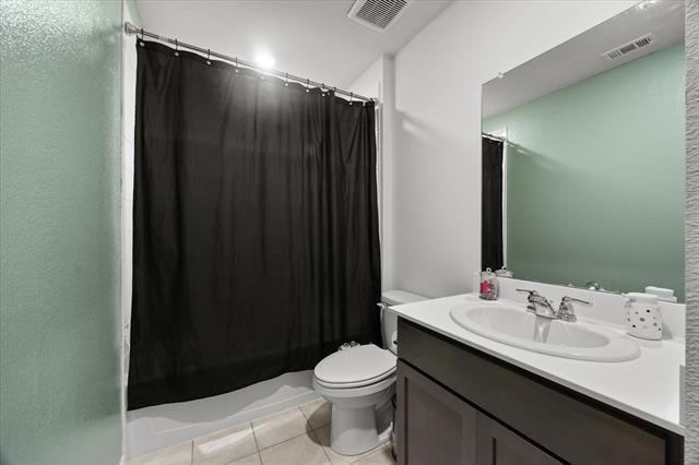 Photo - 701 Saddle Oak Ln