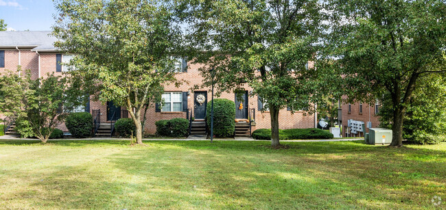 Building Photo - EAGLE CREEK TOWNHOMES