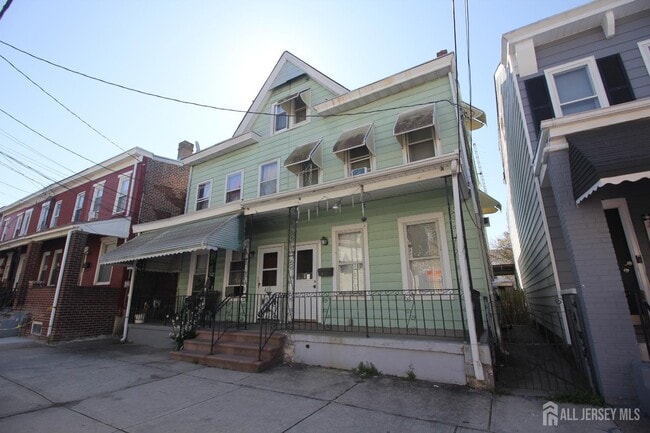 Building Photo - 417 Elmer St