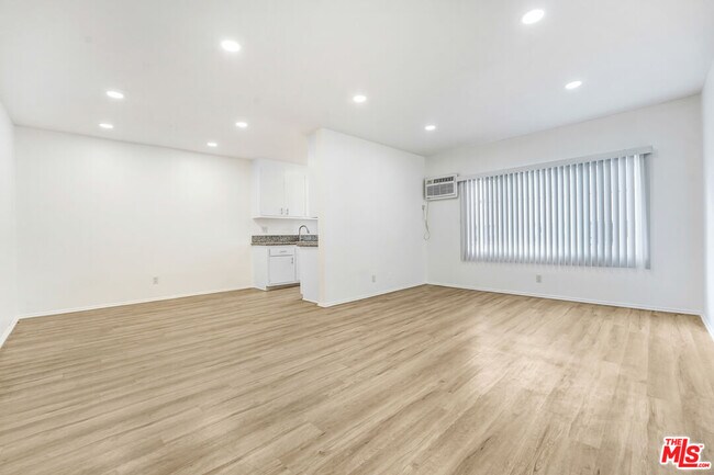 Photo - 1426 Cochran Ave Unidad 6