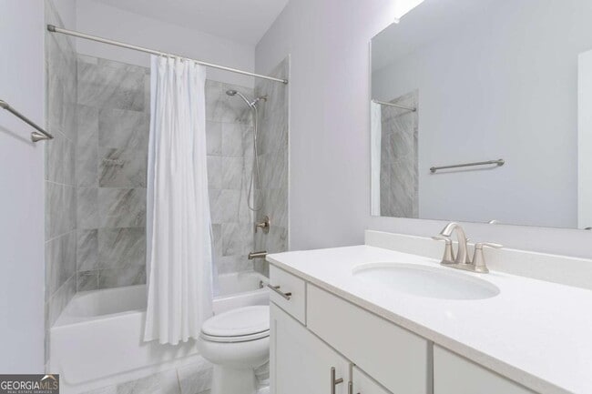 Photo - 330 La Perla Dr