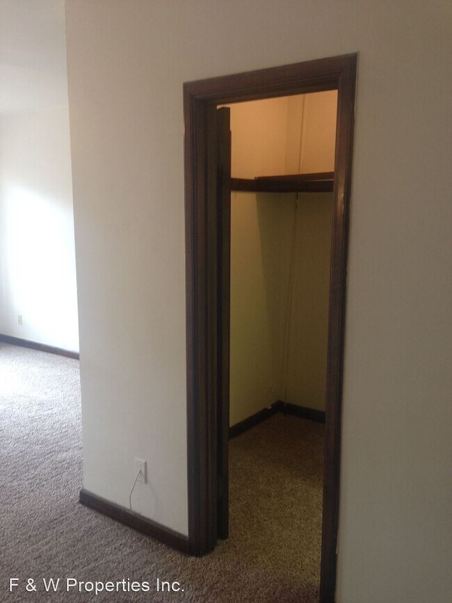 Photo - 775 E Broad St