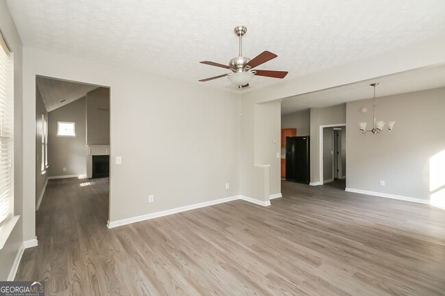 Photo - 4627 Legacy Square