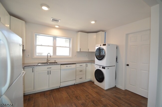 Building Photo - 14 Newton Ave Unit 14 Rental