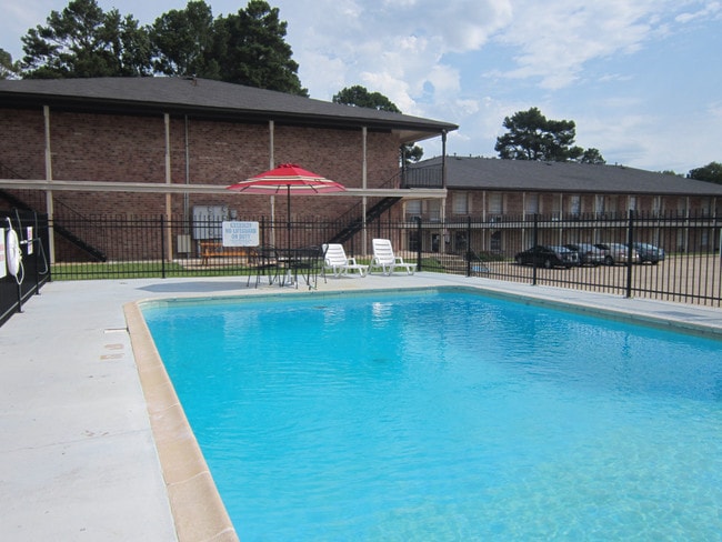 Royal Crest Apartments