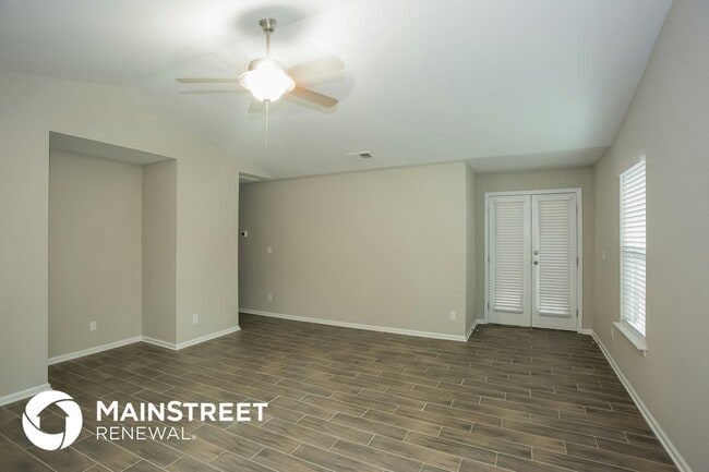 Photo - 719 Continental Dr