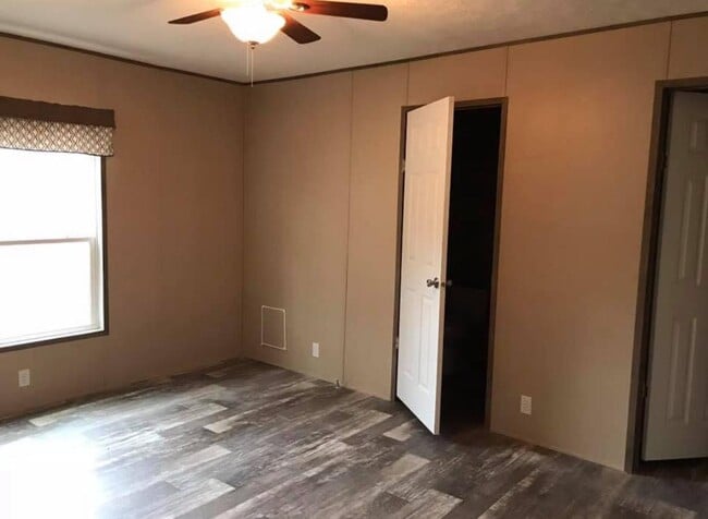 Photo - 11656 Hwy 28 E