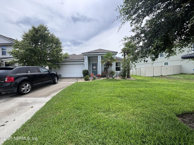 Photo - 15702 Chir Pine Dr Casa