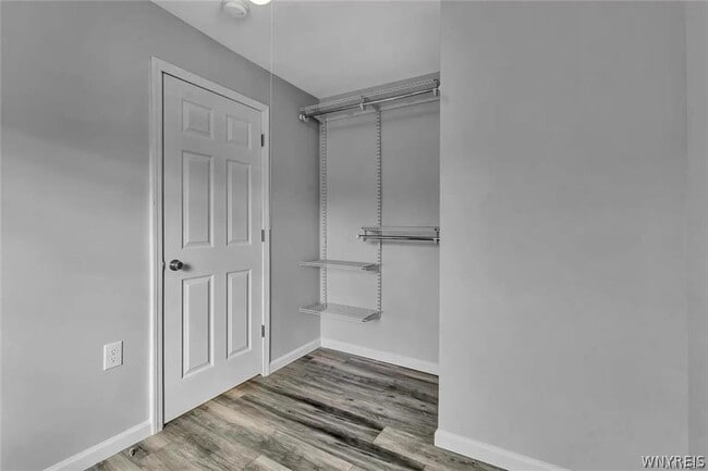 Building Photo - 41 Mariner St