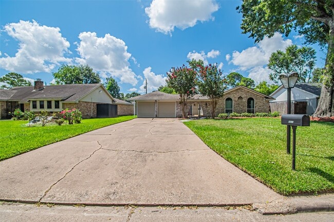 Photo - 5611 Winding Way Dr