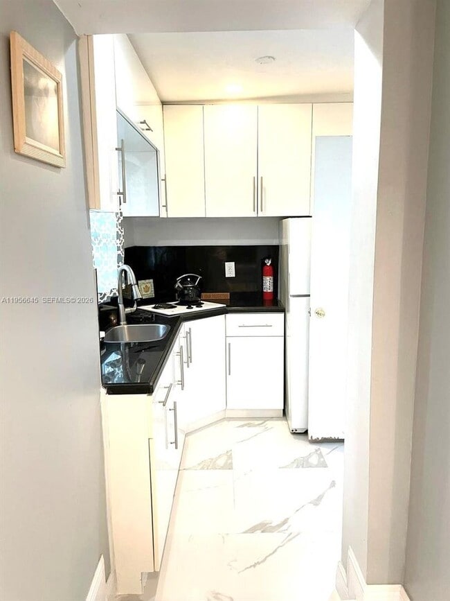 Photo - 223 SW 10th St