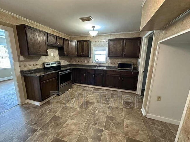 Photo - 427 Turkey Creek Dr