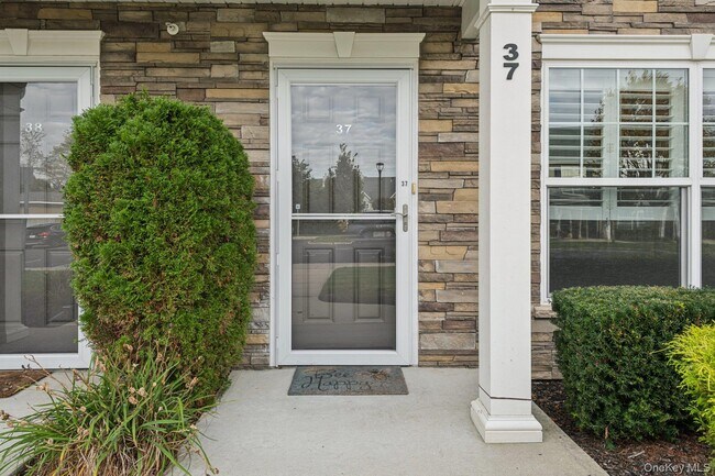 Photo - 37 Weatherby Ln