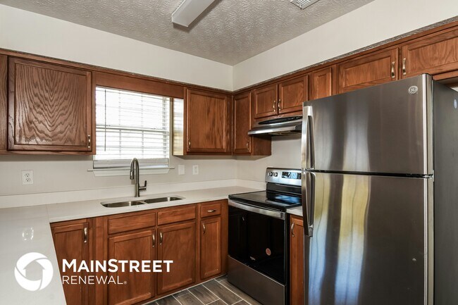 Photo - 105 Pemberton Pl