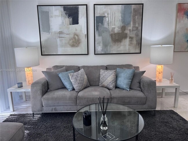 Building Photo - 3301 N Country Club Dr Unit 104