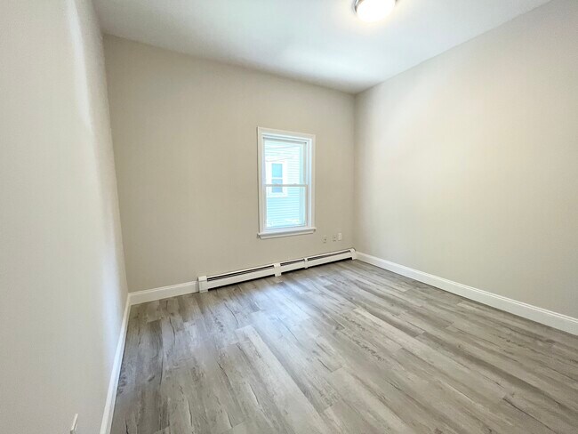 174 Bolton St Unit 1