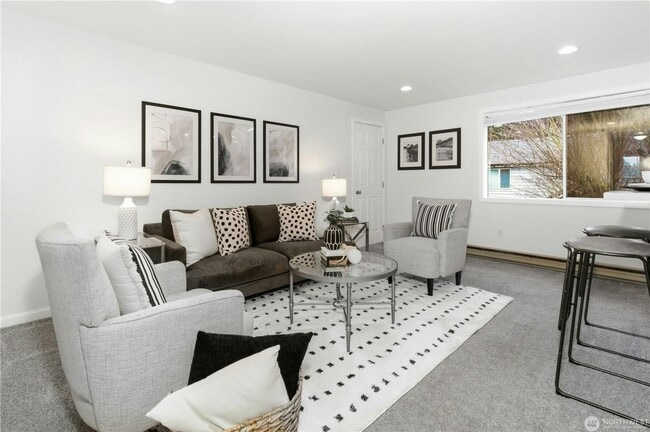 Photo - 2Bd/1.25Ba Edmonds Condo Unit 6