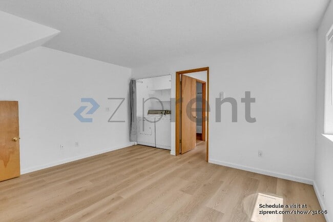 Photo - 1526 NE 68th Ave