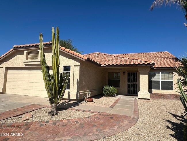 Building Photo - 1300 W Boston St