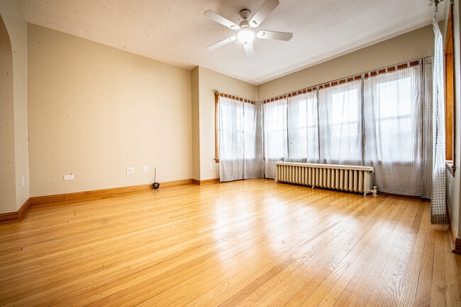 Photo - 5618 W Warwick Ave Unit Apt. 2