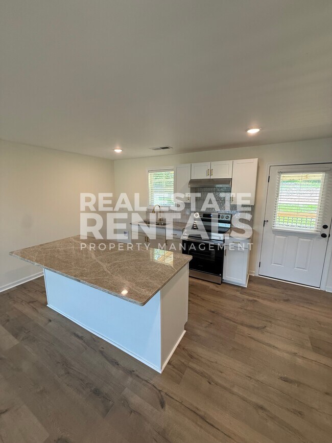 Photo - 5272 Slasham Rd