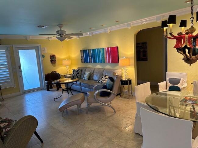 Photo - 711 Antioch Ave