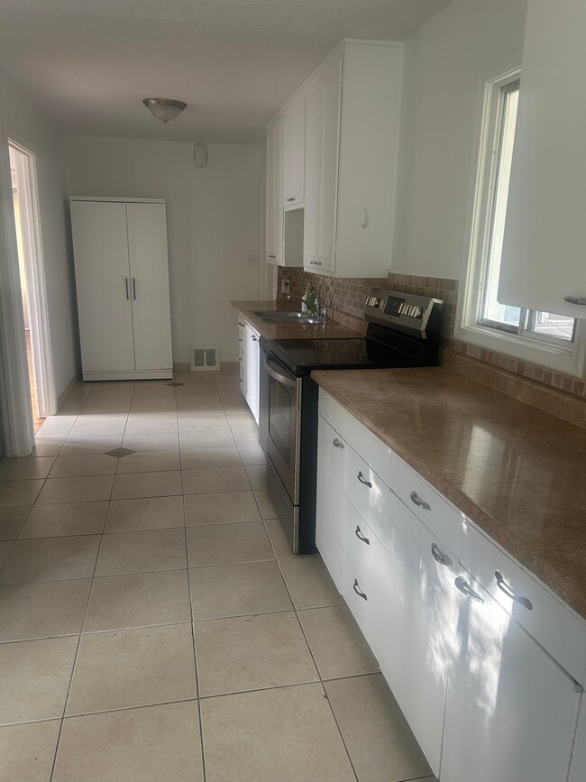 Photo - 68 S Lakeview Dr