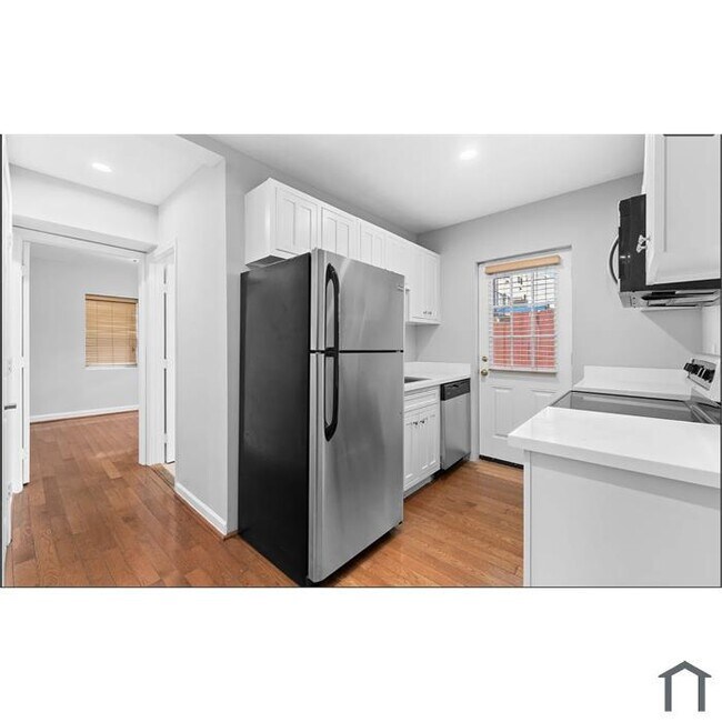 Photo - 443 20th St NE