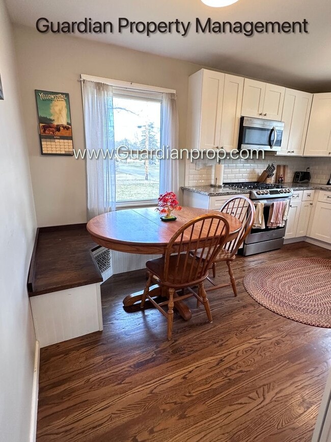 Photo - St Louis Park Single Family Home, Fenced In yard, Washer/Dryer, 1 Car Garage