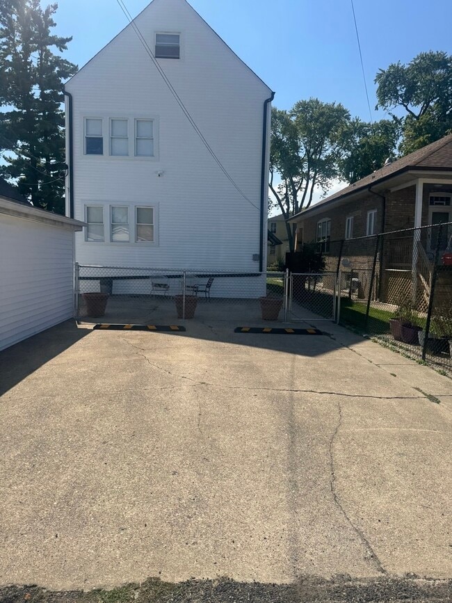 Building Photo - 5632 W Berenice Ave Unit 3 Rental