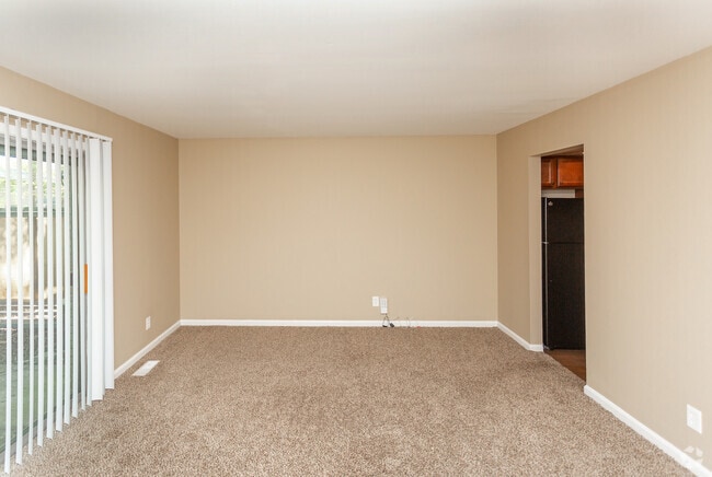 2BR, 1.5 BA - 1176 SF