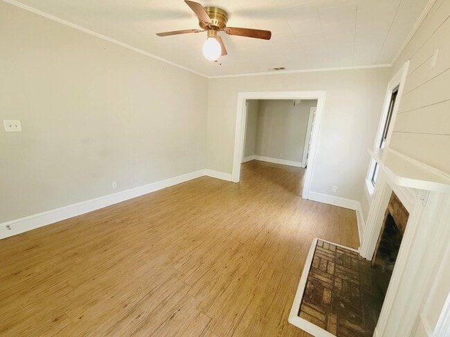 Photo - 526 N Adams St