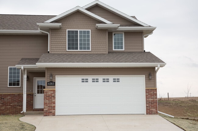 Building Photo - 6385 Osage Dr