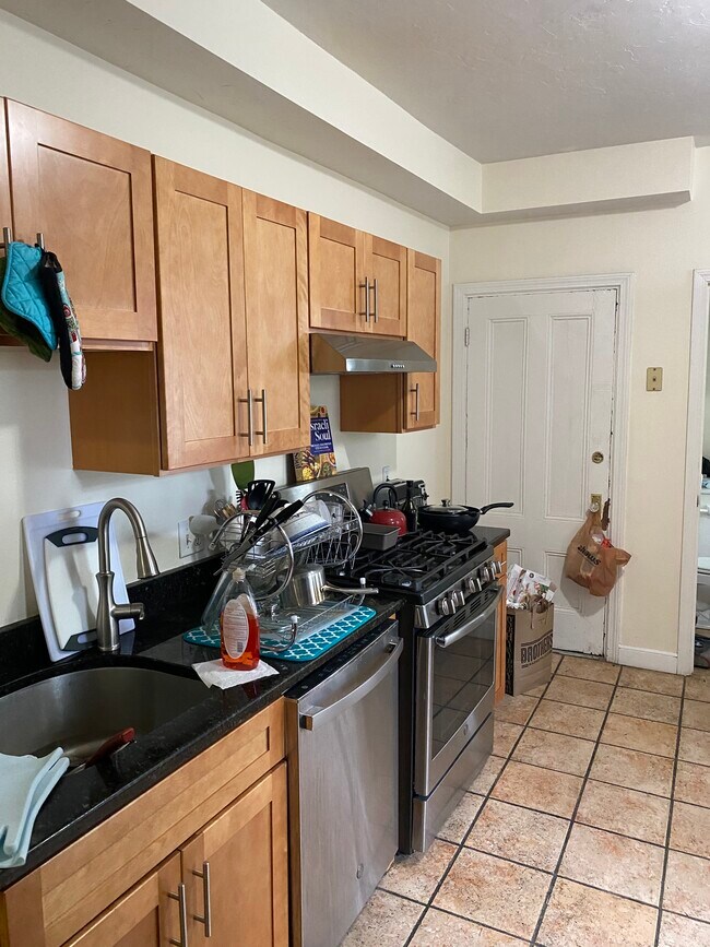 121 Hampshire St Unit 1B