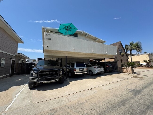 Building Photo - 1125 Montauk Ln Unit 1127 Montauk Lane Rental