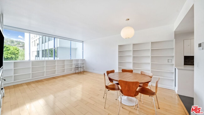 Building Photo - 17350 Sunset Blvd Unit 204