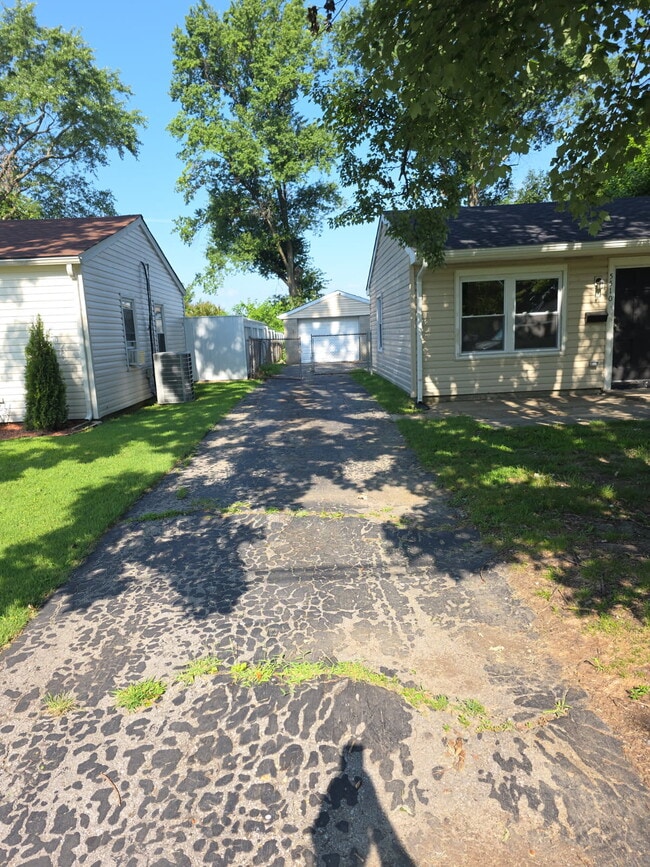 Photo - 5510 Halstead Ave