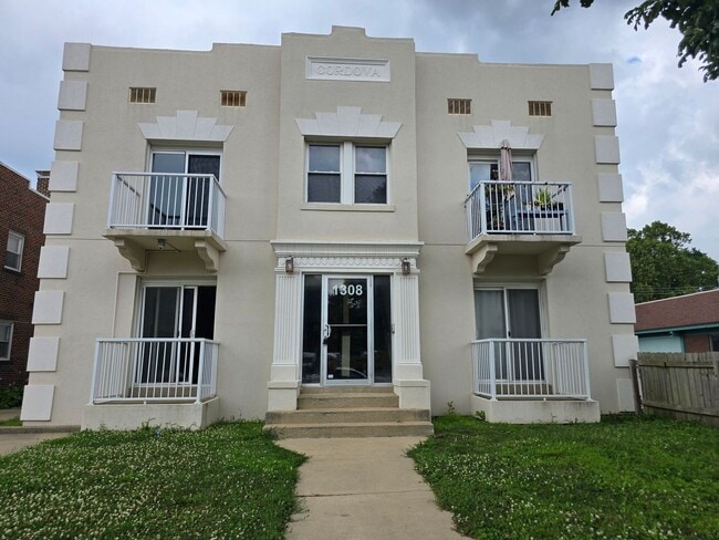 Building Photo - 1308 N Main St Unit 2N