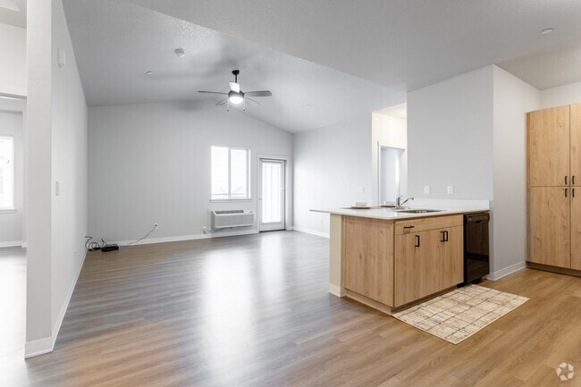 2BR, 2BA - 1,162 SF