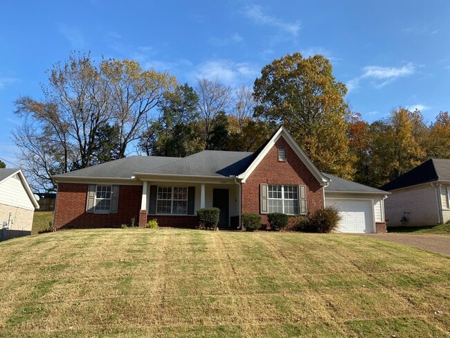 Building Photo - CUTE 3 BED 2 BATH HOME IN SPRING LAKE SUBDIVISION!!