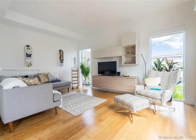 Photo - 619 Meridian Ave Unidad 6