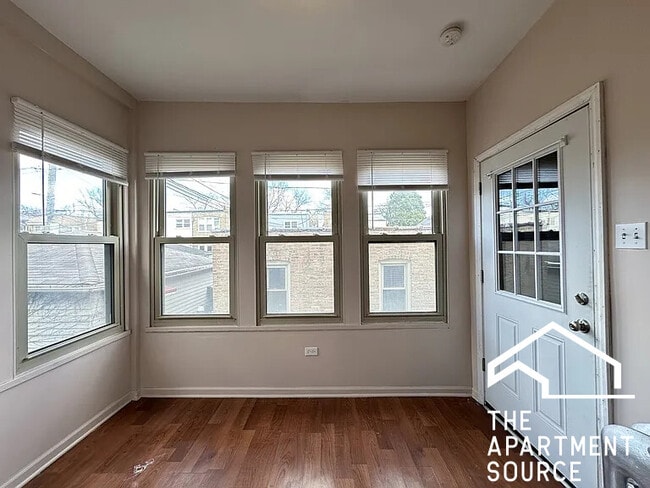 Photo - 5023 N Ridgeway Ave Unit 1