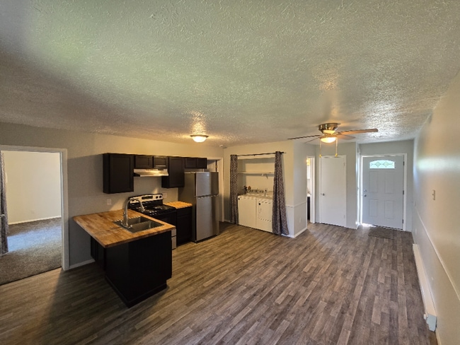 Building Photo - 1200 N Main St