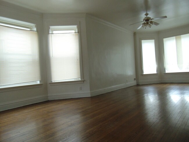 Photo - 7342 S Harvard Ave Unidad 2