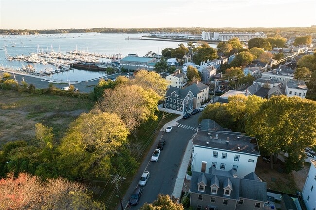 Photo - 72 Derby St Unit 3